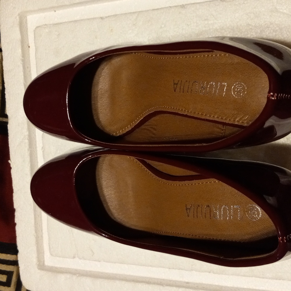 Liuruijia  Burgundt Patent Leather Womens shoes